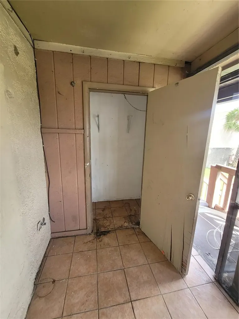 303 E Whitehall Court Tampa FL 33604