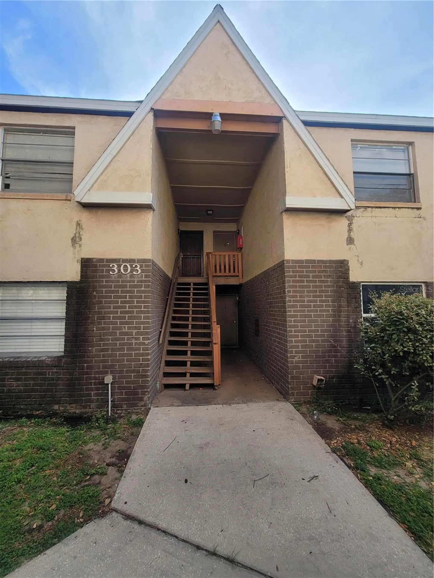 303 E Whitehall Court Tampa FL 33604