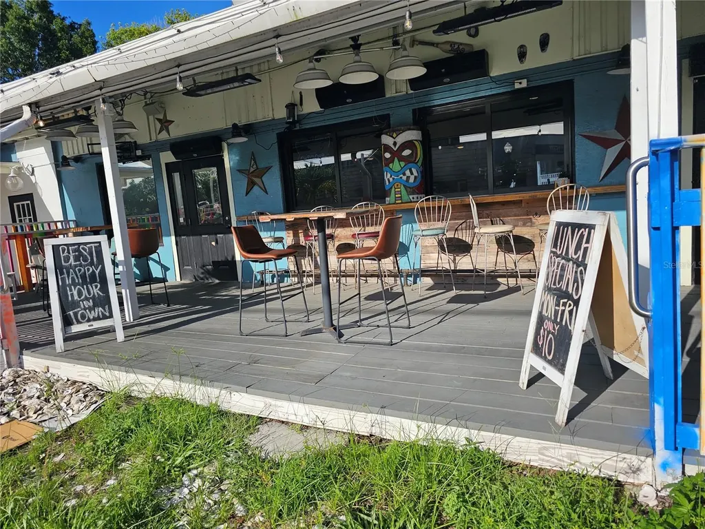 606 N Pinellas Avenue Tarpon Springs FL 34689