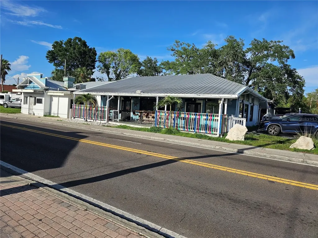 606 N Pinellas Avenue Tarpon Springs FL 34689