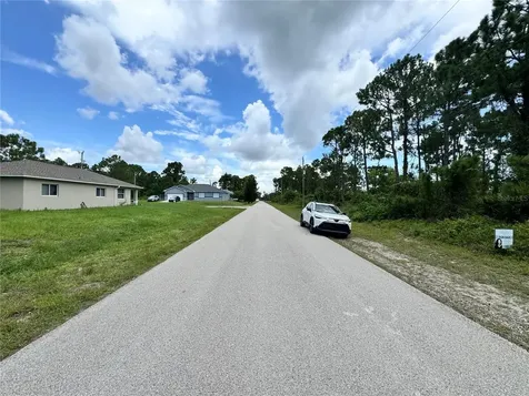 977 Kellogg Street E Lehigh Acres FL 33974