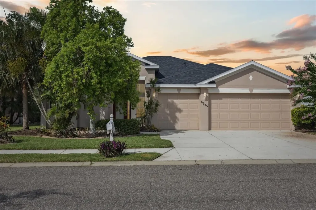 6635 Bobby Jones Court Palmetto FL 34221