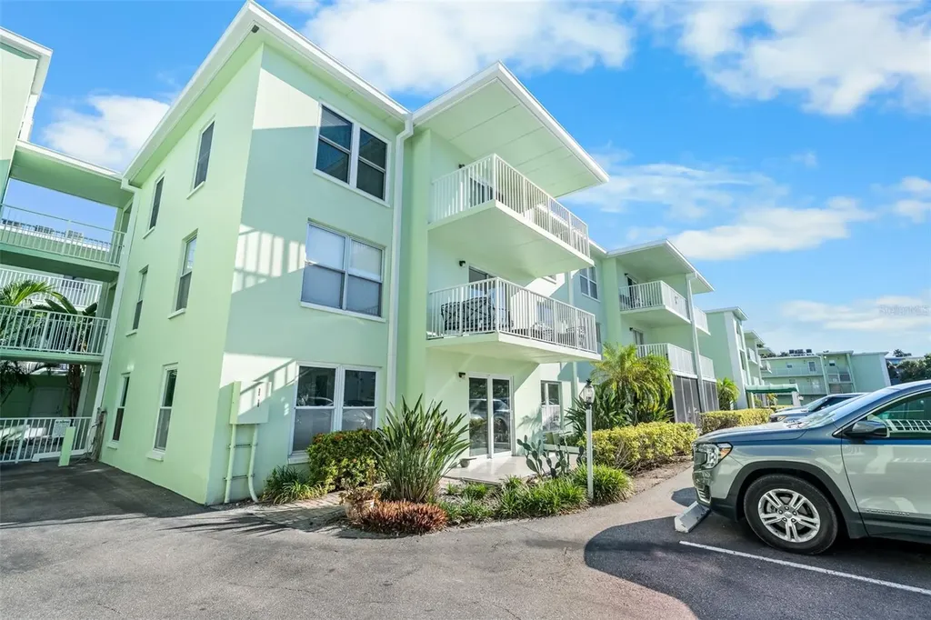 464 N Paula Drive Dunedin FL 34698