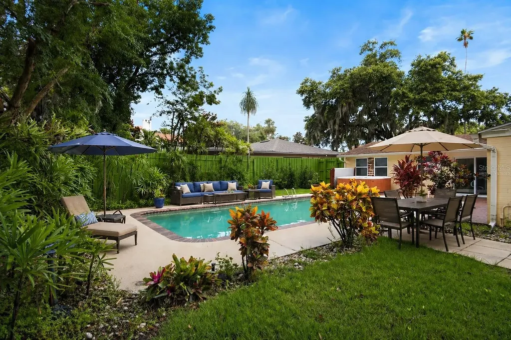1228 Spring Lake Drive Orlando FL 32804