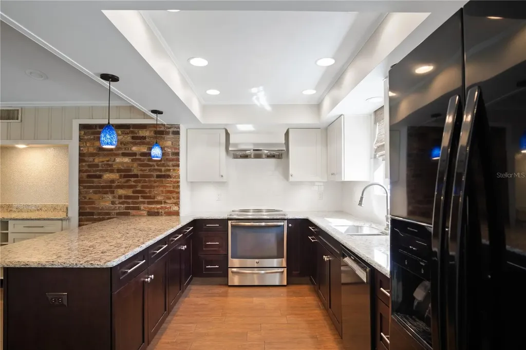 1228 Spring Lake Drive Orlando FL 32804