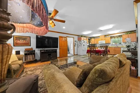 203 NW Highway 441 Micanopy FL 32667