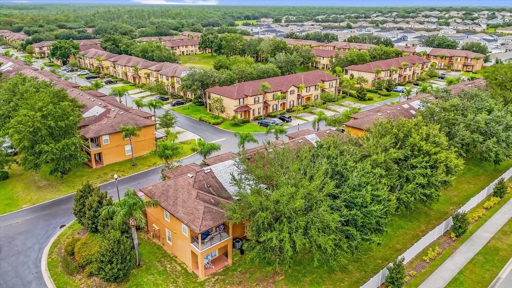 2020 Calabria Avenue Davenport FL 33897