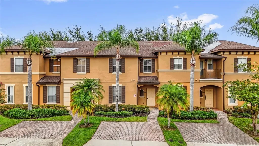 2020 Calabria Avenue Davenport FL 33897