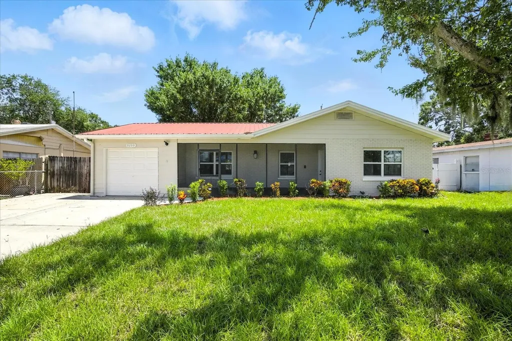 8208 Tanglewood Lane Tampa FL 33615