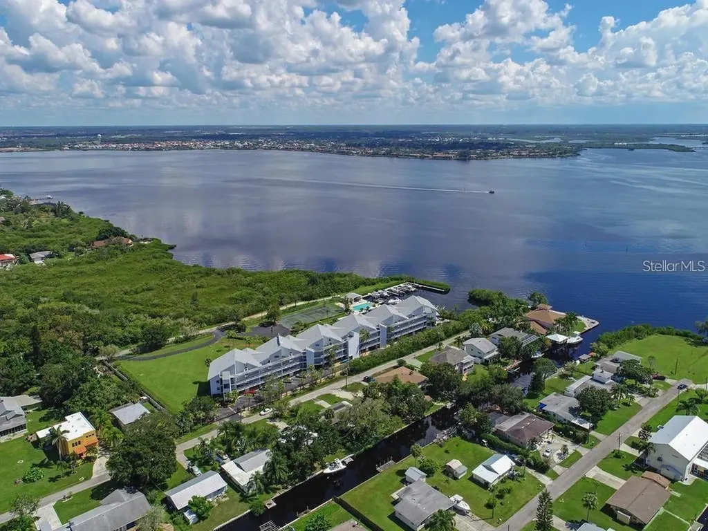 515 Leffingwell Avenue Ellenton FL 34222