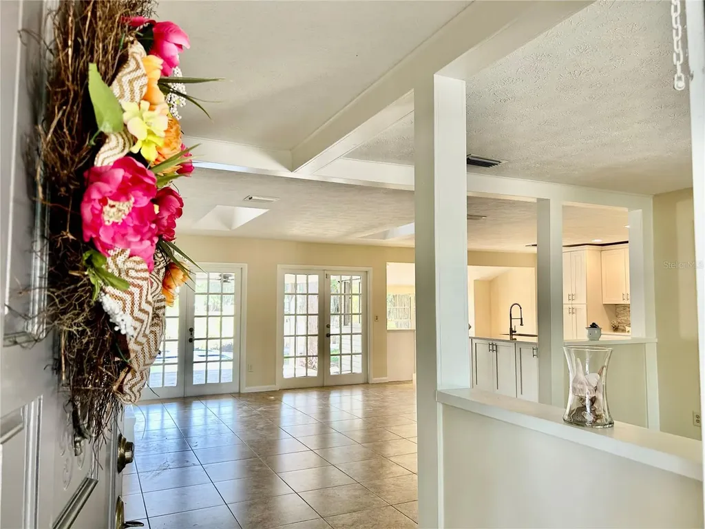 17017 Paula Lane Lutz FL 33558