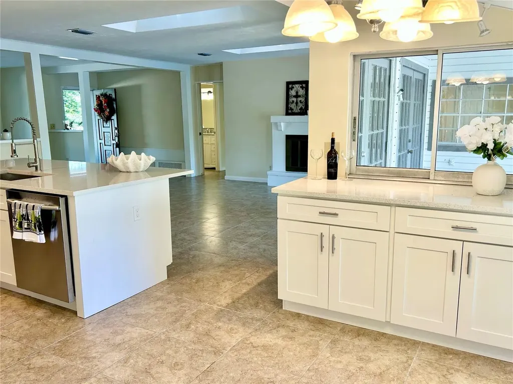 17017 Paula Lane Lutz FL 33558