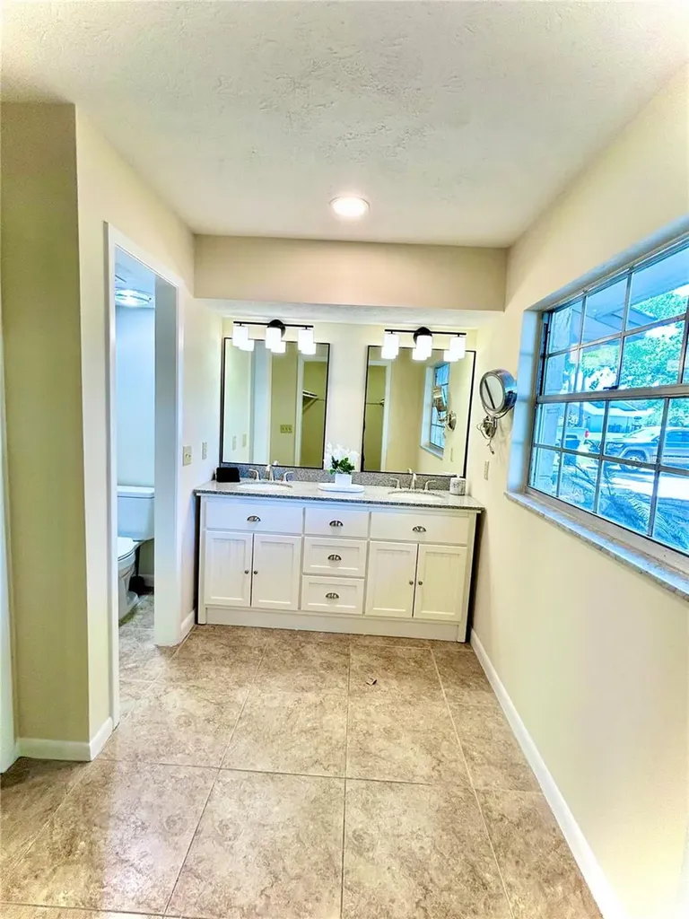 17017 Paula Lane Lutz FL 33558