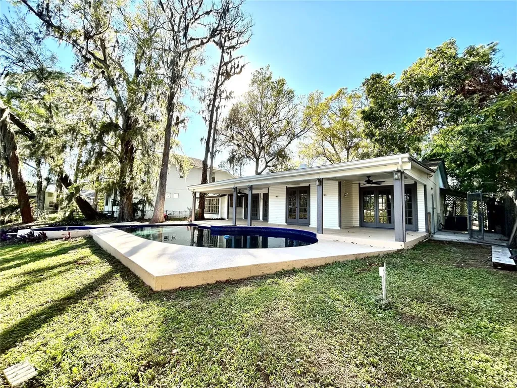 17017 Paula Lane Lutz FL 33558