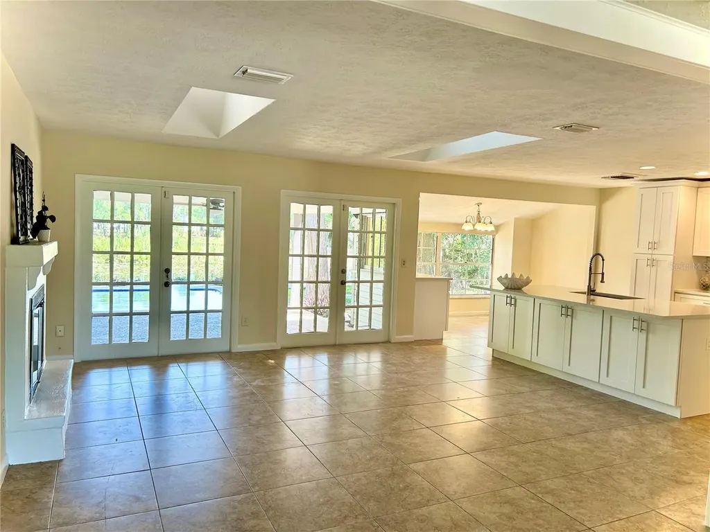 17017 Paula Lane Lutz FL 33558
