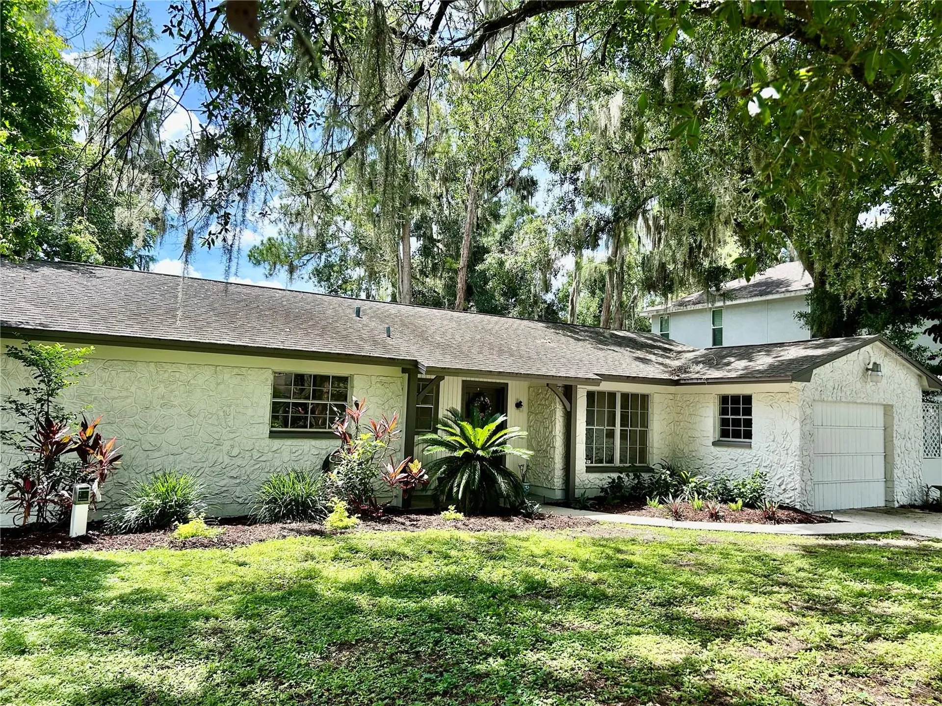 17017 Paula Lane Lutz FL 33558