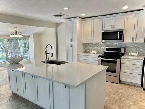 17017 Paula Lane Lutz FL 33558