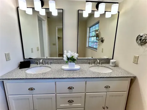 17017 Paula Lane Lutz FL 33558