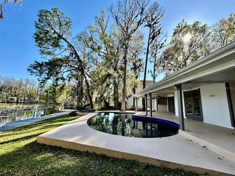 17017 Paula Lane Lutz FL 33558