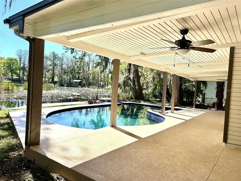 17017 Paula Lane Lutz FL 33558