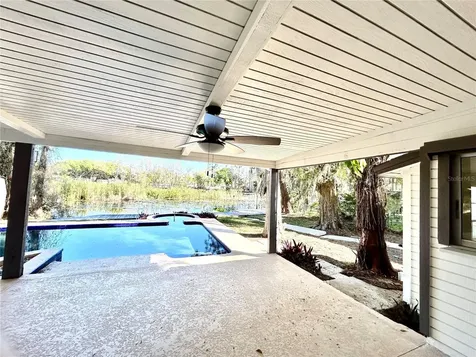 17017 Paula Lane Lutz FL 33558