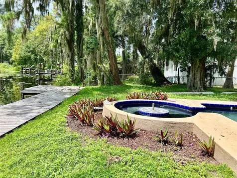 17017 Paula Lane Lutz FL 33558