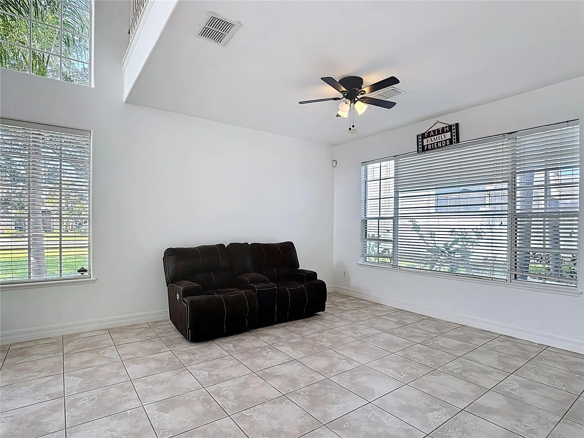 2460 The Oaks Boulevard Kissimmee FL 34746