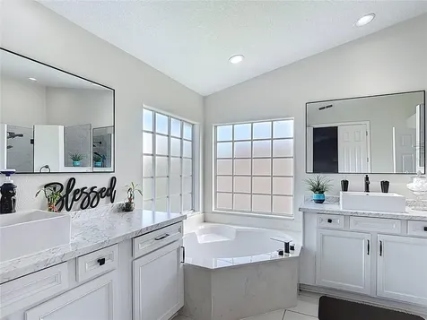 2460 The Oaks Boulevard Kissimmee FL 34746
