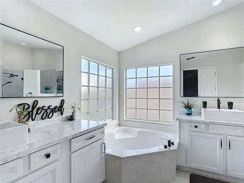 2460 The Oaks Boulevard Kissimmee FL 34746