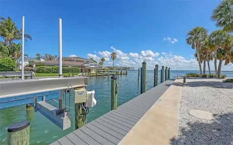 585 Gunwale Lane Longboat Key FL 34228