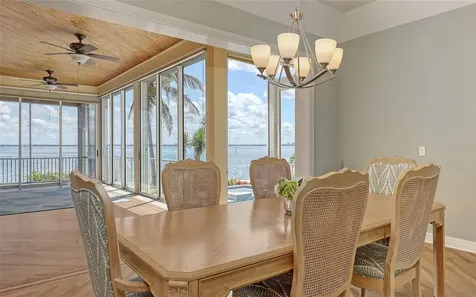 585 Gunwale Lane Longboat Key FL 34228