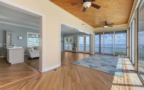 585 Gunwale Lane Longboat Key FL 34228