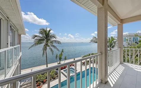 585 Gunwale Lane Longboat Key FL 34228