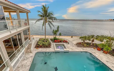 585 Gunwale Lane Longboat Key FL 34228