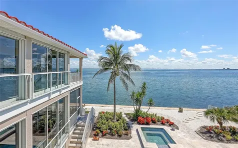 585 Gunwale Lane Longboat Key FL 34228