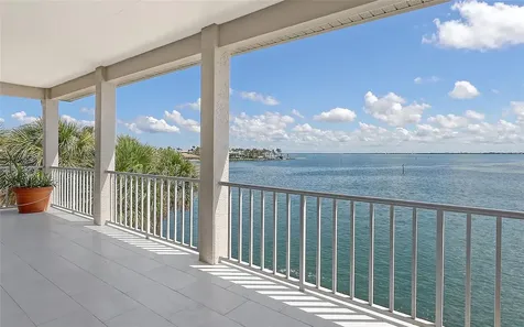 585 Gunwale Lane Longboat Key FL 34228
