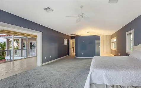 585 Gunwale Lane Longboat Key FL 34228