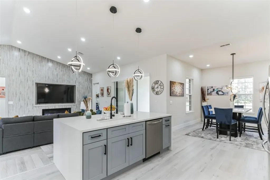 2943 Decker Avenue Orlando FL 32833