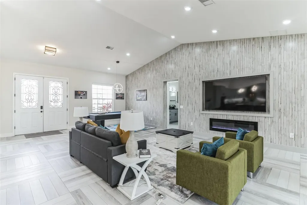 2943 Decker Avenue Orlando FL 32833