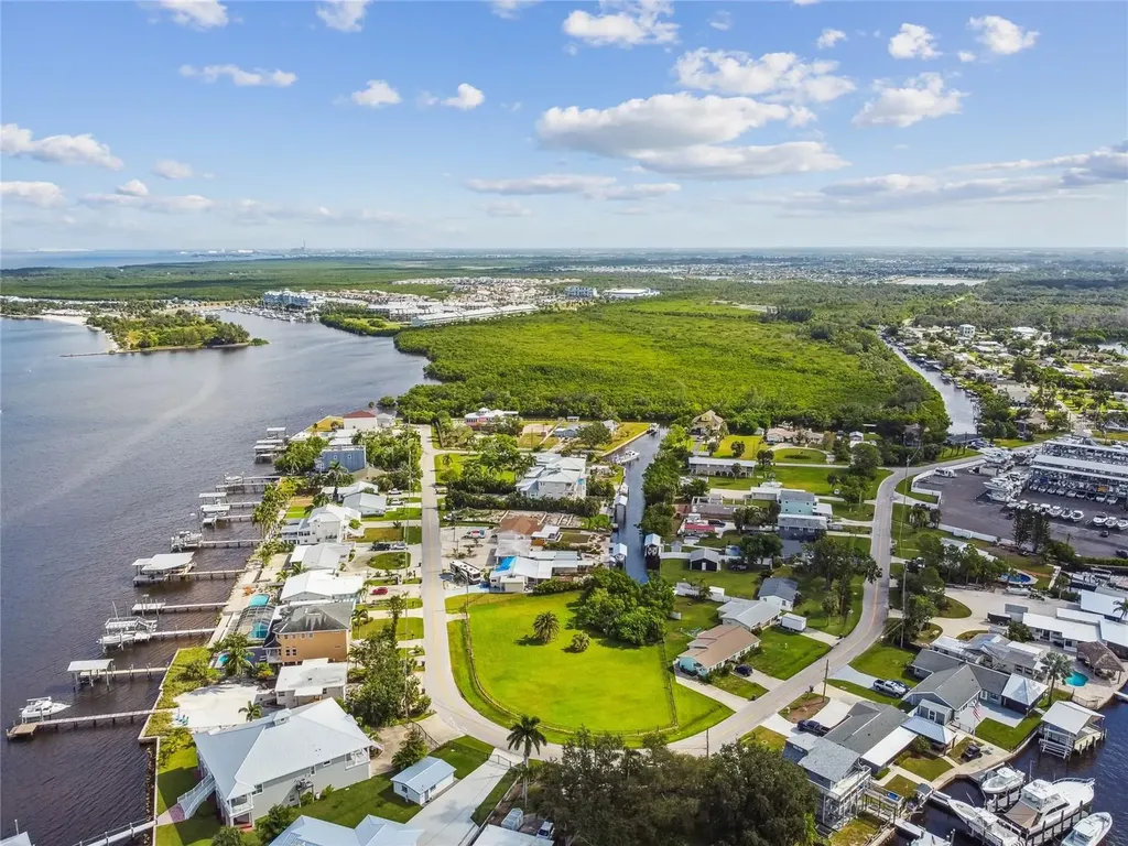 W Shell Point Road Ruskin FL 33570