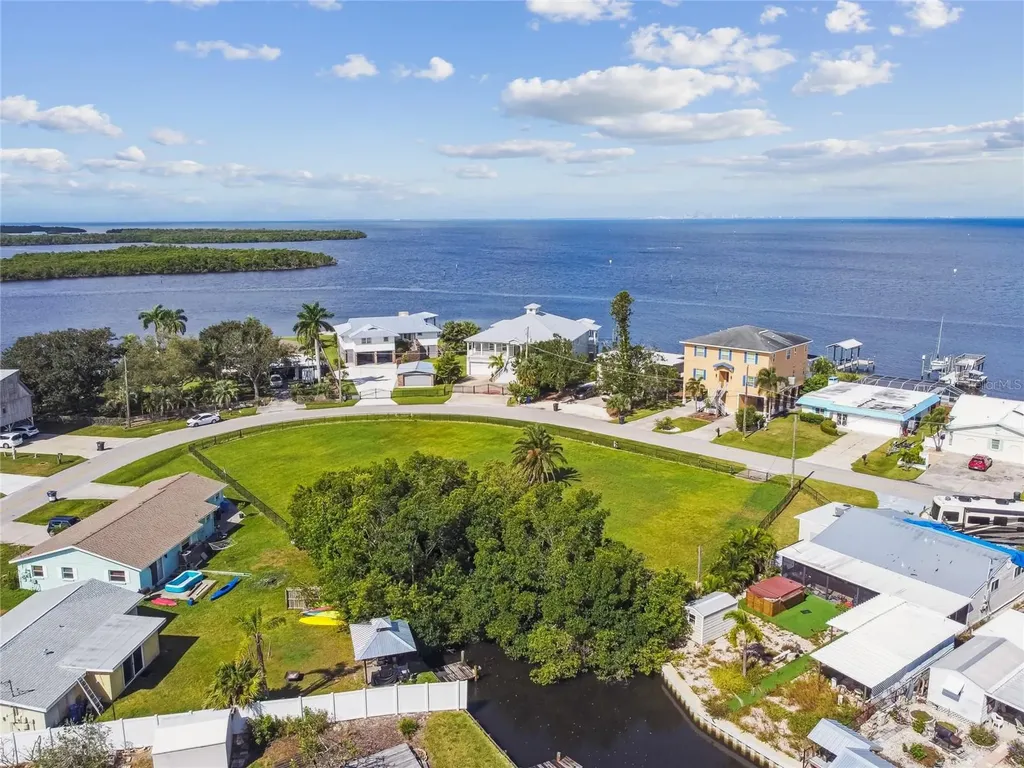 W Shell Point Road Ruskin FL 33570