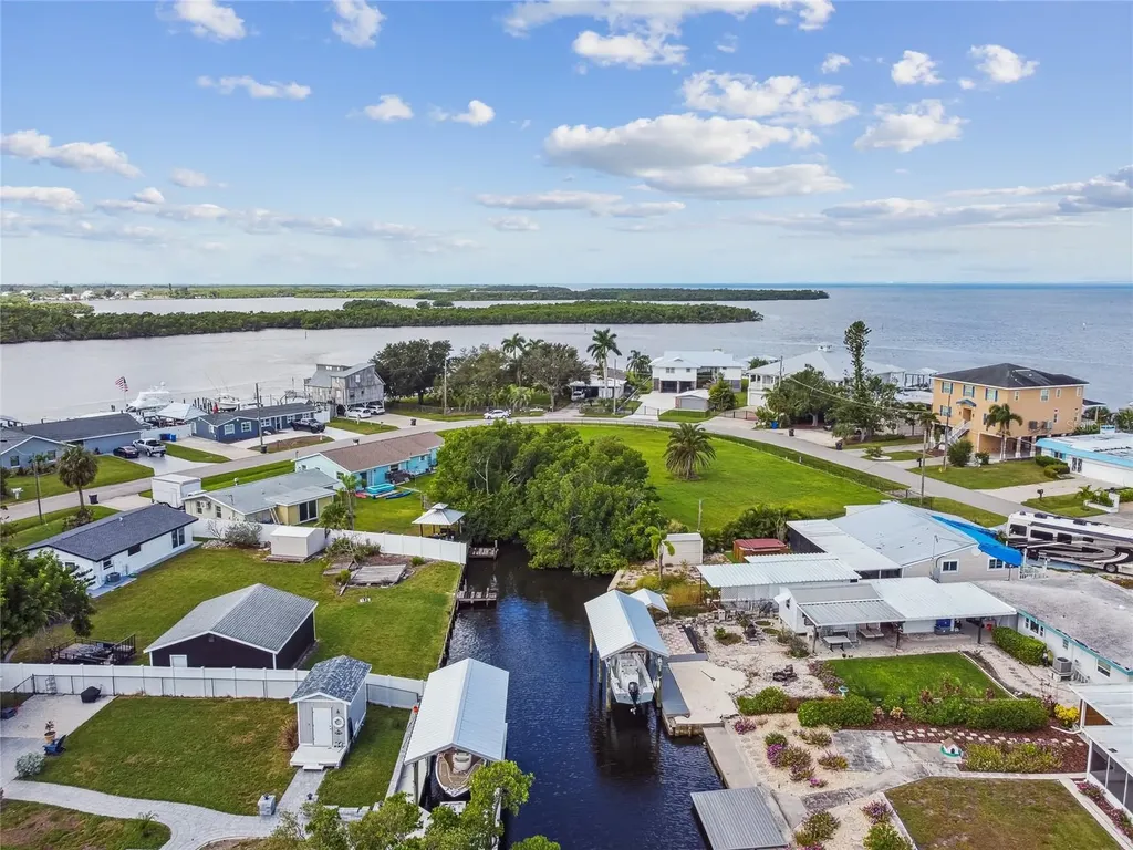 W Shell Point Road Ruskin FL 33570