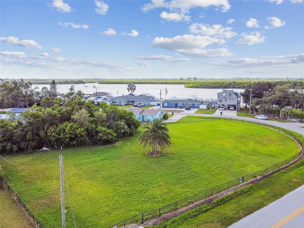 W Shell Point Road Ruskin FL 33570