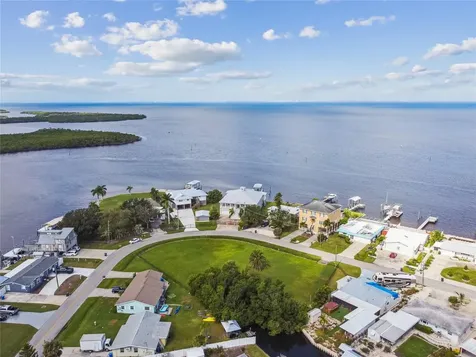 W Shell Point Road Ruskin FL 33570