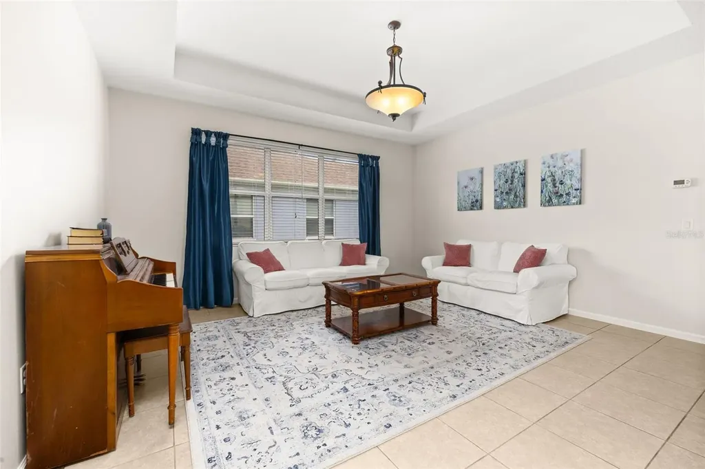 2823 Sail Breeze Way Kissimmee FL 34744