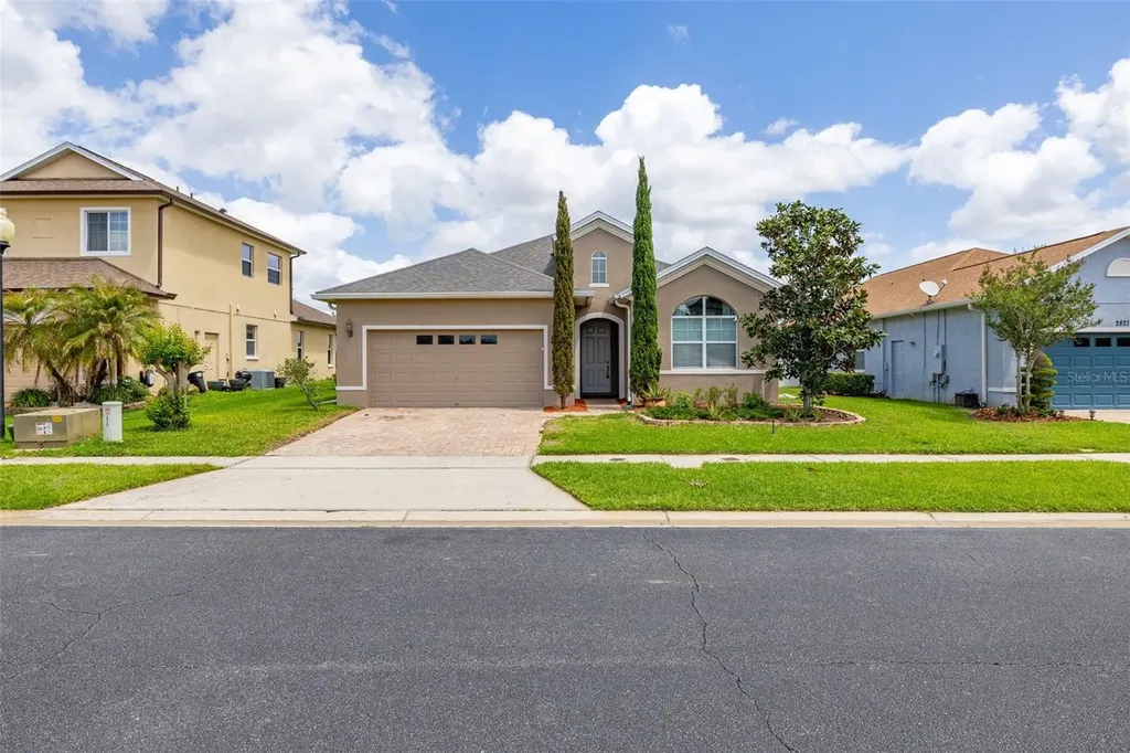 2823 Sail Breeze Way Kissimmee FL 34744