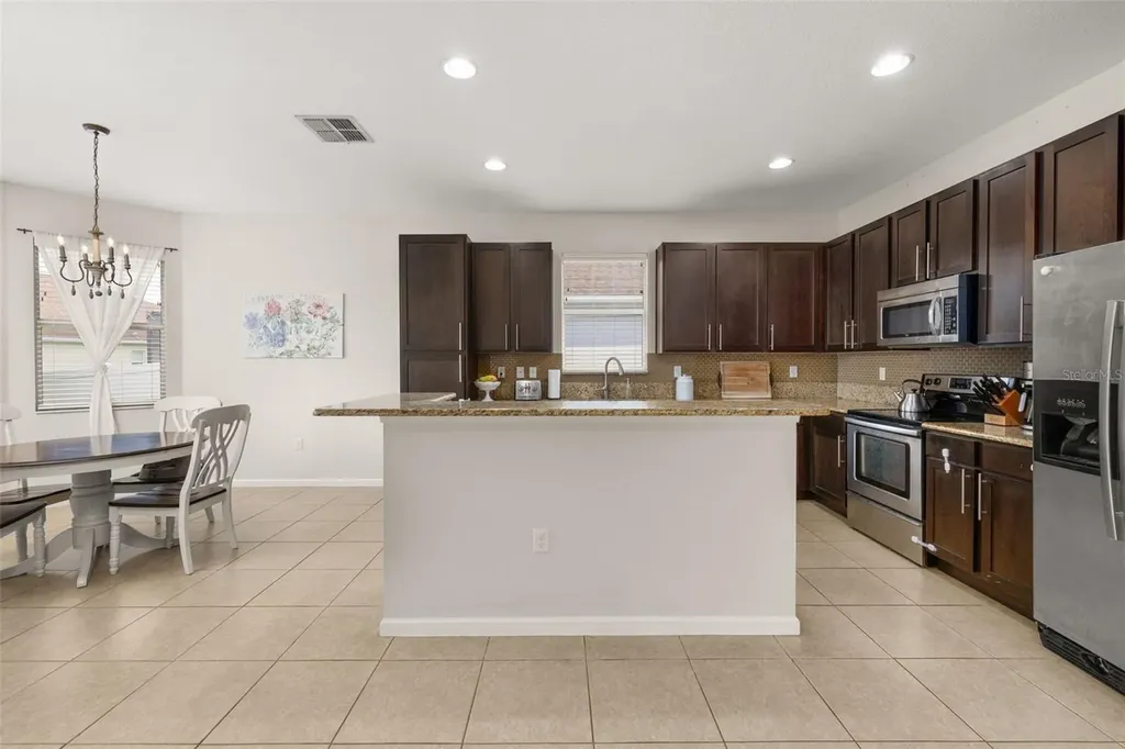 2823 Sail Breeze Way Kissimmee FL 34744