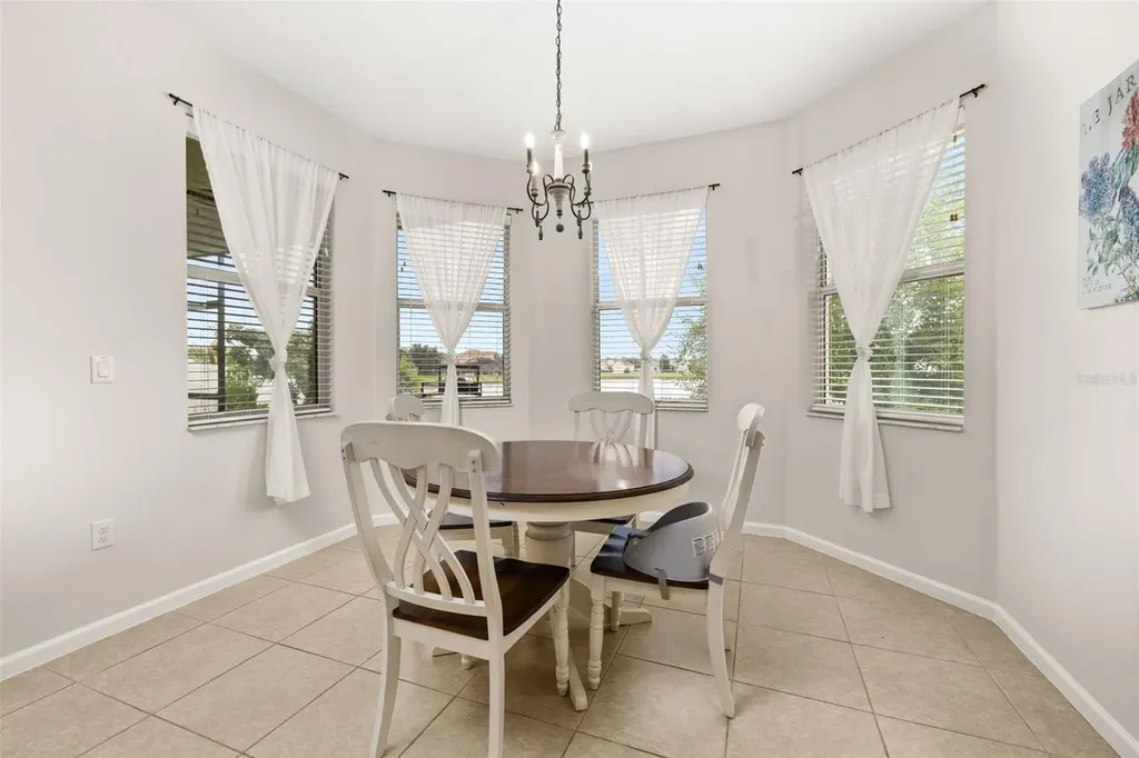 2823 Sail Breeze Way Kissimmee FL 34744