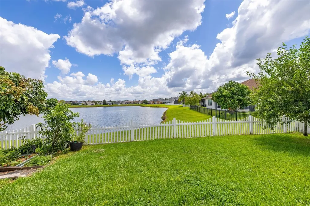 2823 Sail Breeze Way Kissimmee FL 34744