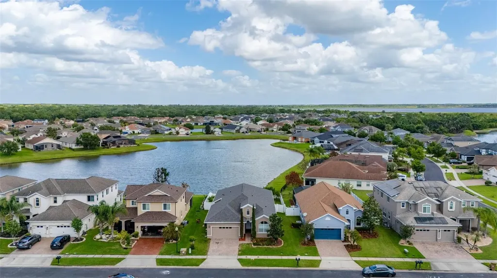 2823 Sail Breeze Way Kissimmee FL 34744